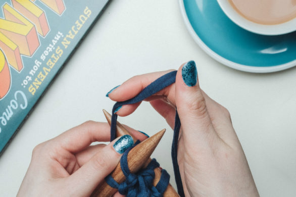 Paznokcie akrylowe – czy to dobry sposób na trwałe, długie i piękne paznokcie?