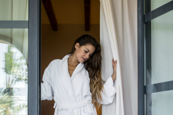 Codziennie bierzesz gorący prysznic? Oto co ciepła woda robi z Twoim ciałem