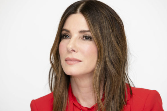Gładka Sandra Bullock promuje nową produkcję od Netflixa. Wygląda na swoje lata?