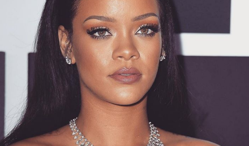 Rihanna przesadziła z długością paznokci – ich dramatyczny wygląd poraża Rihanna przesadziła z długością paznokci – ich dramatyczny wygląd poraża