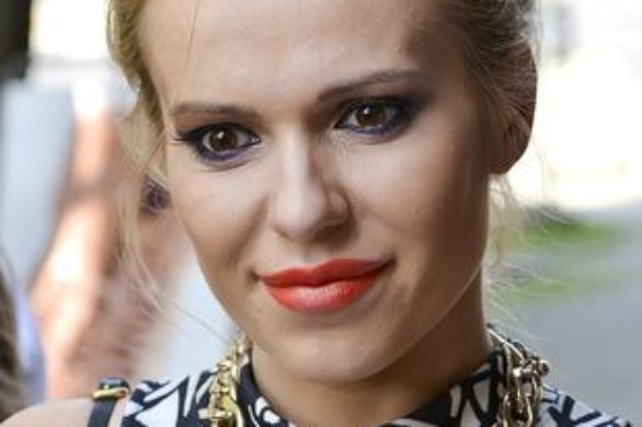 Doda w seksownej mini (FOTO)