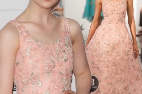 Elle Fanning w sukni Oscara de la Renta (FOTO)