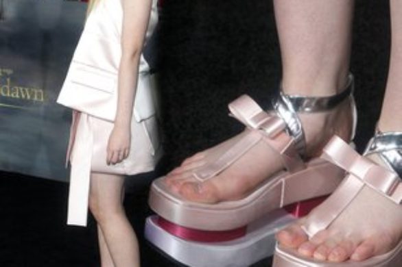 Elle Fanning w butach Prady (FOTO)