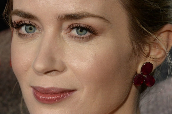 W ten dziwny sposób Emily Blunt leczy przeziębienie! Nie róbcie tego w domu!