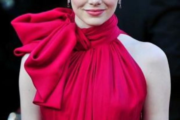 Emma Stone cała w czerwieni na Oscarach (FOTO)