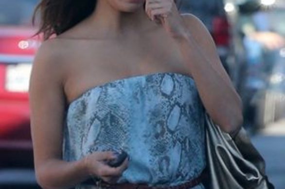 Eva Longoria w sukience z rozcięciem (FOTO)