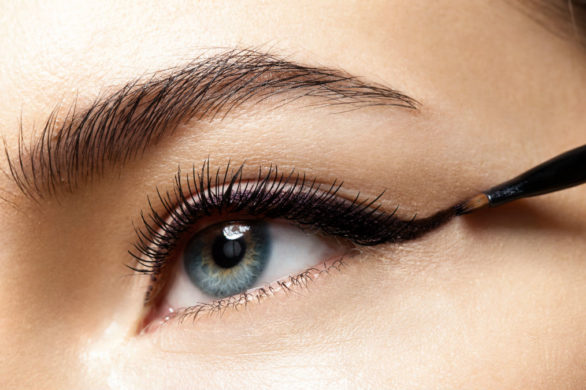 Jak aplikować płynny eyeliner w poprawny sposób? To łatwiejsze niż myślisz!