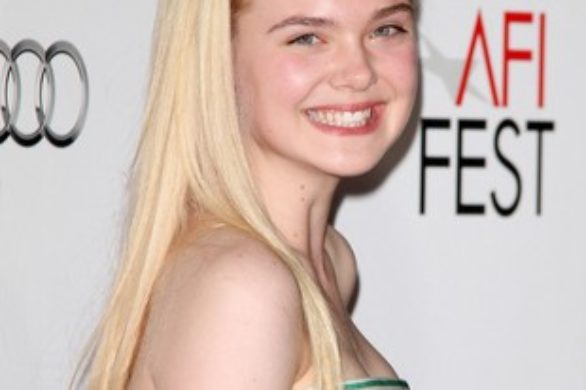 Elle Fanning w sukni Oscara de la Renty