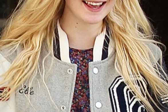 Elle Fanning w sportowej kurtce
