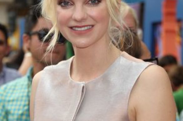 Anna Faris w zestawie od Emporio Armani (FOTO)