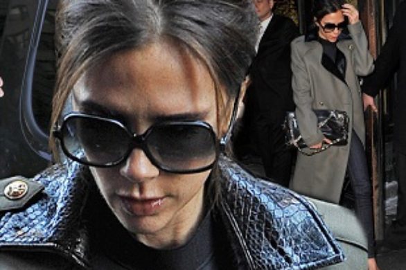 Victoria Beckham w militarnym płaszczu