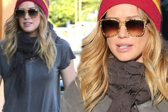 Hilary Duff w kolorowej czapce