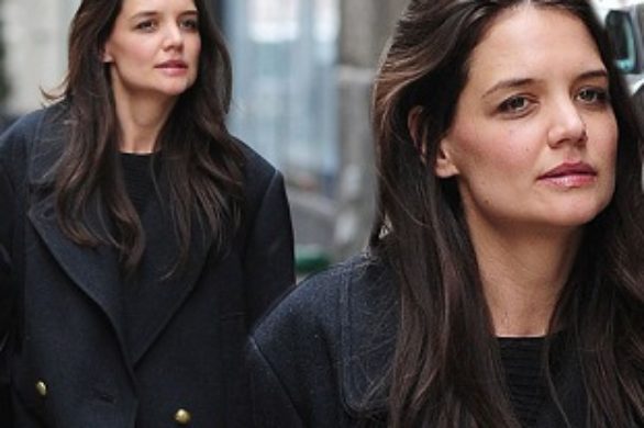 Katie Holmes w fuksjowych spodniach