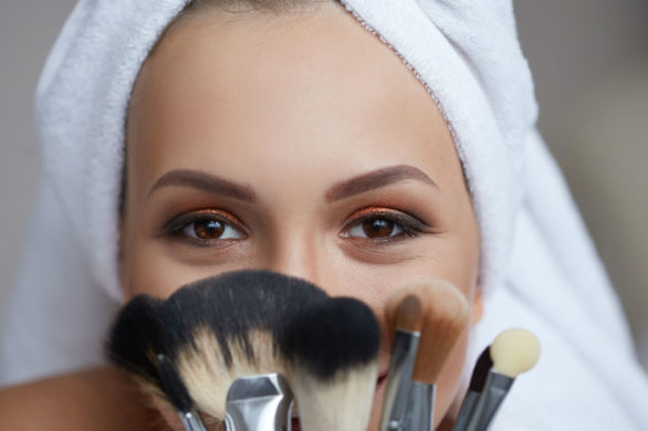 5 złotych rad od wizażystów, dzięki którym nałożysz podkład poprawnie