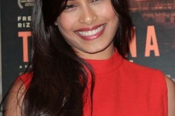 Dwie kreacje Freidy Pinto (FOTO)