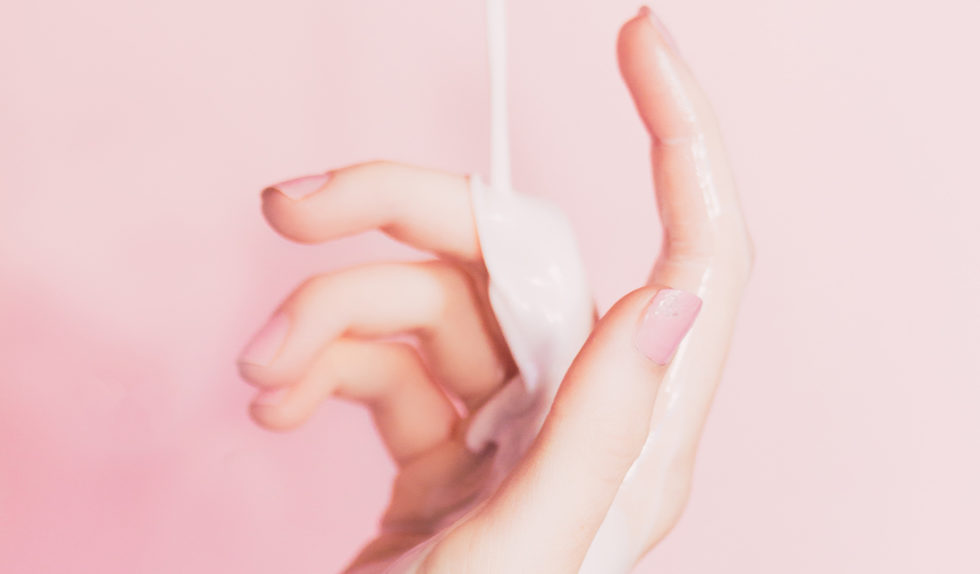 Prześliczny manicure kwarcowy robi furorę. Oto, jak go wykonasz! Prześliczny manicure kwarcowy robi furorę. Oto, jak go wykonasz!