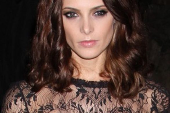 Ashley Greene w koronkowej bluzce Wesa Gordona