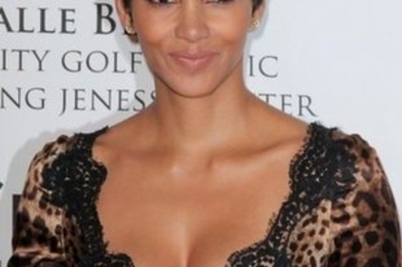 Halle Berry w panterce (FOTO)