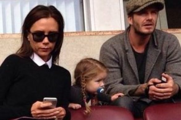 Mała Harper Beckham ze smoczkiem i w Chloe (FOTO)