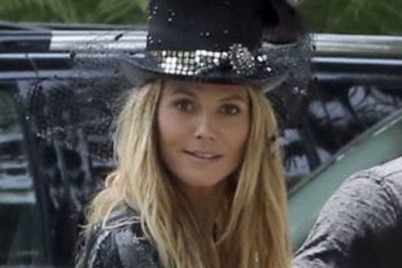 Heidi Klum w fantazyjnym kapeluszu (FOTO)