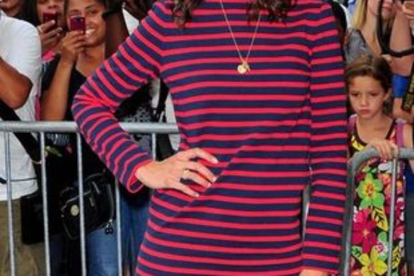 Sweterkowa sukienka Katie Holmes