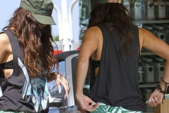 Vanessa Hudgens we wzorzystych spodniach