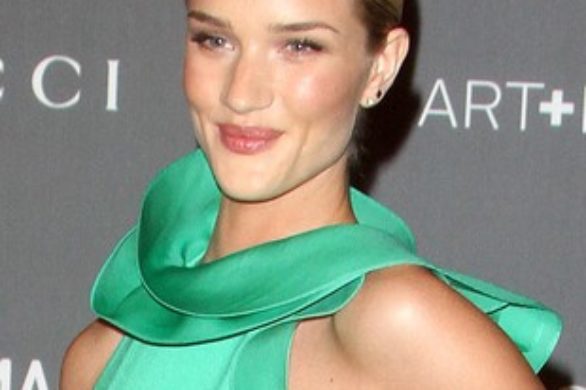 Rosie Huntington-Whiteley w zielonej sukni Gucci