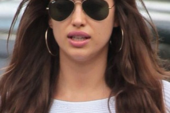 Irina Shayk w sneakersach