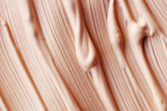Największa beauty zagwozdka świata rozwikłana. Jak znaleźć idealny odcień fluidu