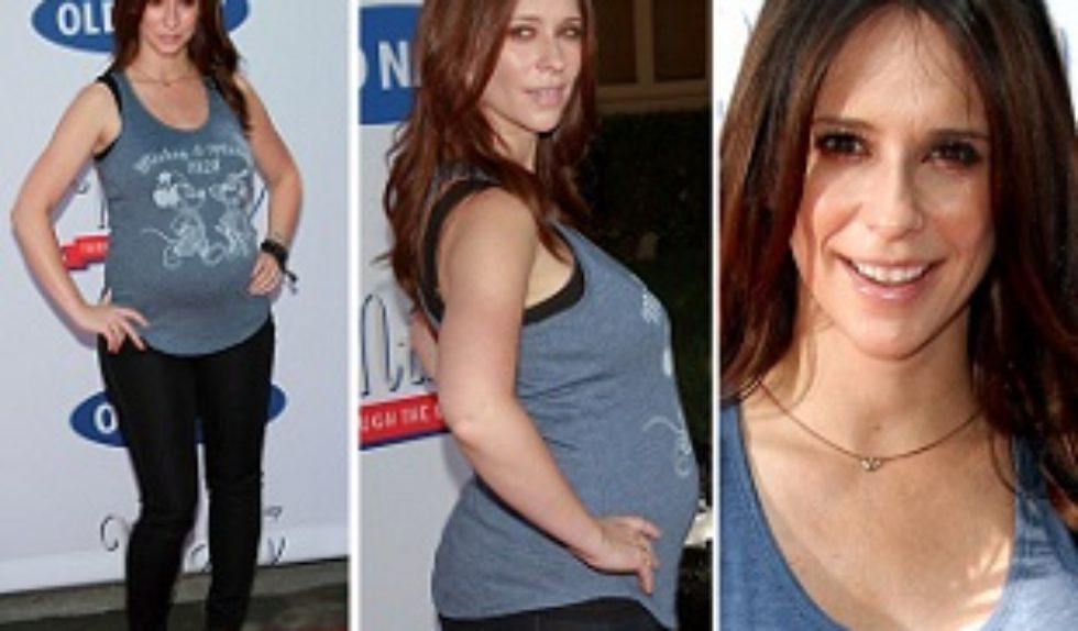 Jennifer Love Hewitt eksponuje ciążowy brzuszek Jennifer Love Hewitt eksponuje ciążowy brzuszek
