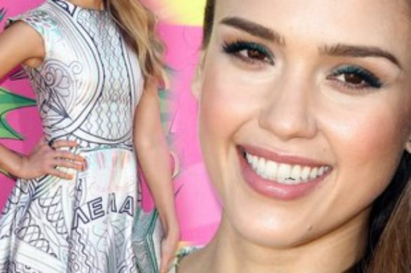 Jessica Alba w sukience Mary Katrantzou (FOTO)