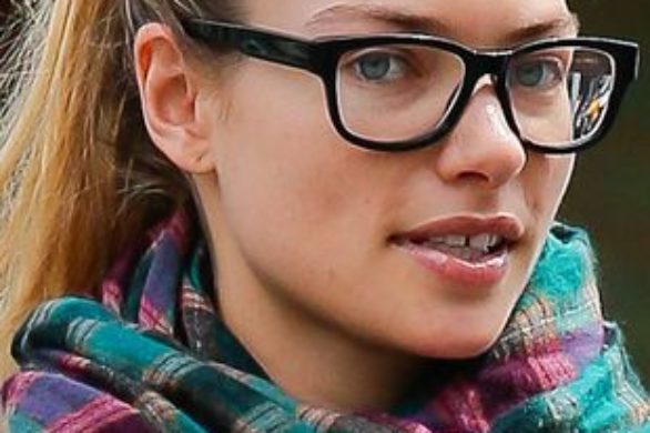 Jessica Hart w okularach korekcyjnych (FOTO)