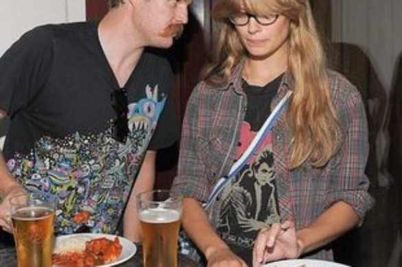 Julia Pietrucha w kocich okularach (FOTO)