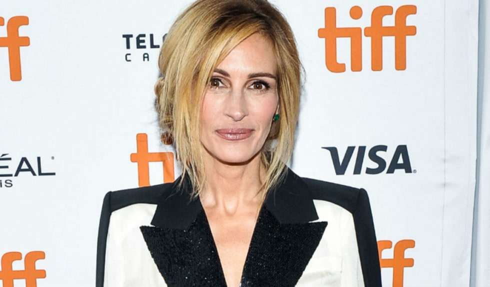 Internauta skrytykował paznokcie Julii Roberts. Aktorka zmiażdżyła go ripostą Internauta skrytykował paznokcie Julii Roberts. Aktorka zmiażdżyła go ripostą
