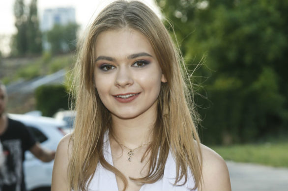 Julia Wróblewska przeszła metamorfozę. Dobrze jej w czarnych włosach?