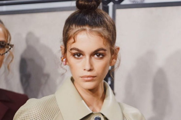 Mini grzywki powracają. Kaia Gerber jest tego najlepszym przykładem
