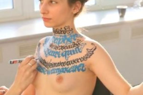 Kaligrafia na ciele? Czemu nie!