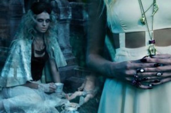 Mroczny halloweenowy lookbook sklepu Karmaloop