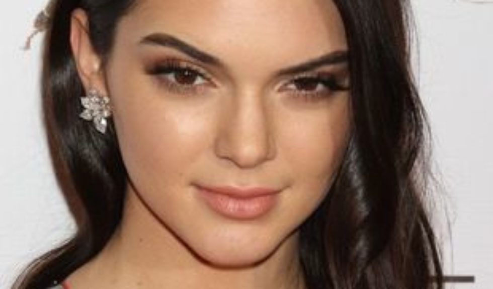 Kendall Jenner zachwyca w nowej reklamie Estee Lauder