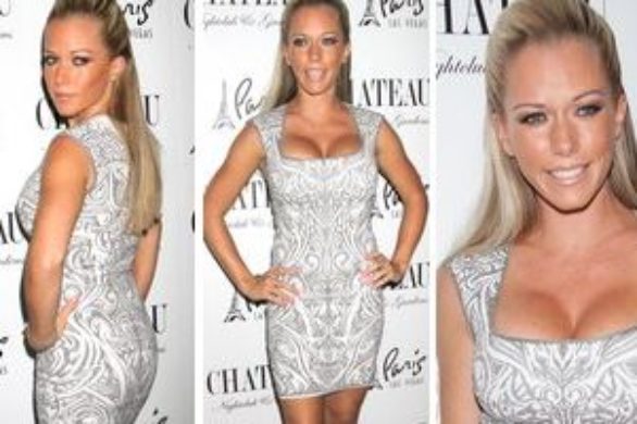 Kendra Wilkinson w wytłaczanej sukience i Louboutinach