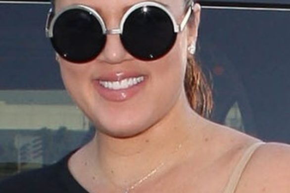 Khloe Kardashian w czerni