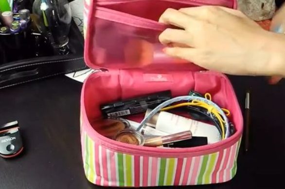 Jak spakować kosmetyczkę podróżną?