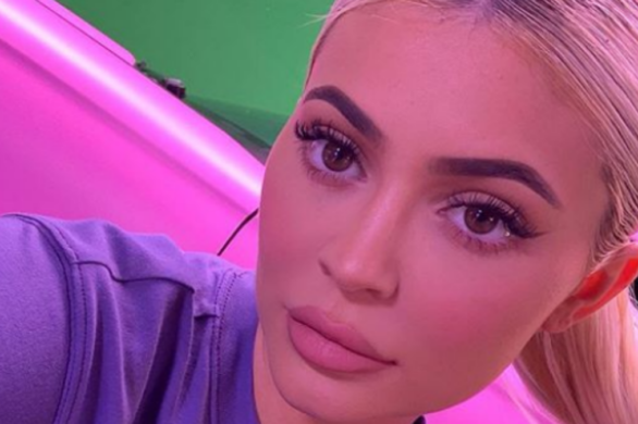 Piękno stworzone przez algorytm. Sztuczna inteligencja robi makijaż Kylie Jenner