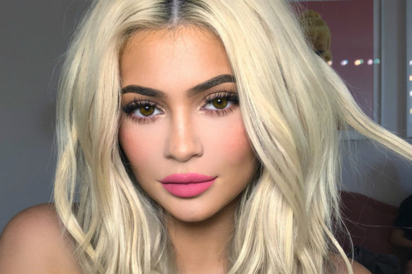Czy to peruka czy naturalne włosy Kylie Jenner?