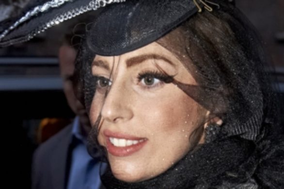 Lady Gaga nadal szokuje strojem (FOTO)