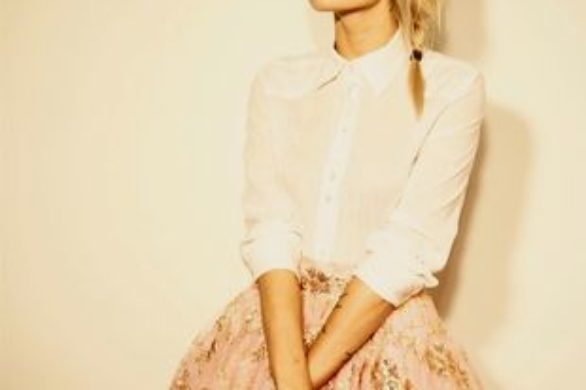 Różowa spódnica baby doll od Lany Nguyen robi furorę (FOTO)