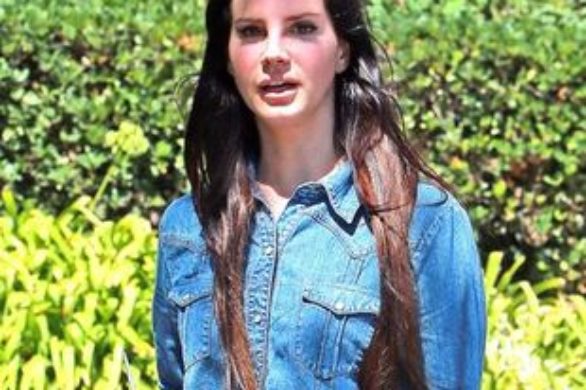 Lana Del Rey w jeansowym zestawie (FOTO)