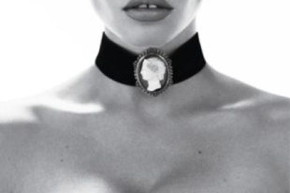 Lara Stone na okładce jubileuszowego wydania Vogue Paris