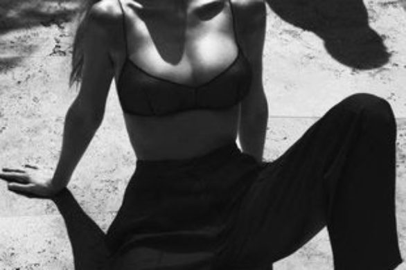 Lara Stone dla Calvina Kleina (FOTO)