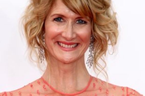 Laura Dern w ażurach Naeem Khan (FOTO)